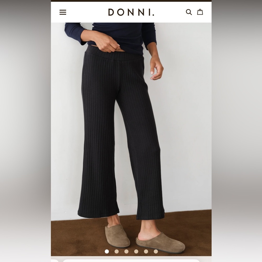 NWT Donni sweater rib kick flare in “Jet”